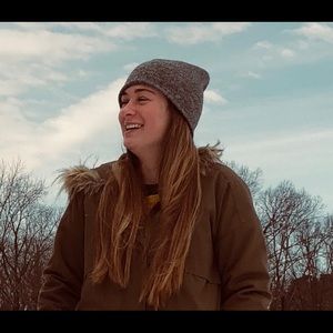 Meet your Posher, Hannah